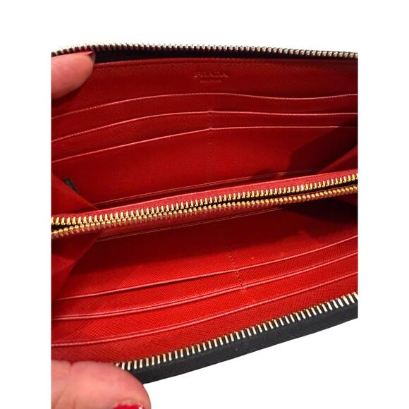 Prada Saffiano Black Zip Wallet - Picture 2 of 7